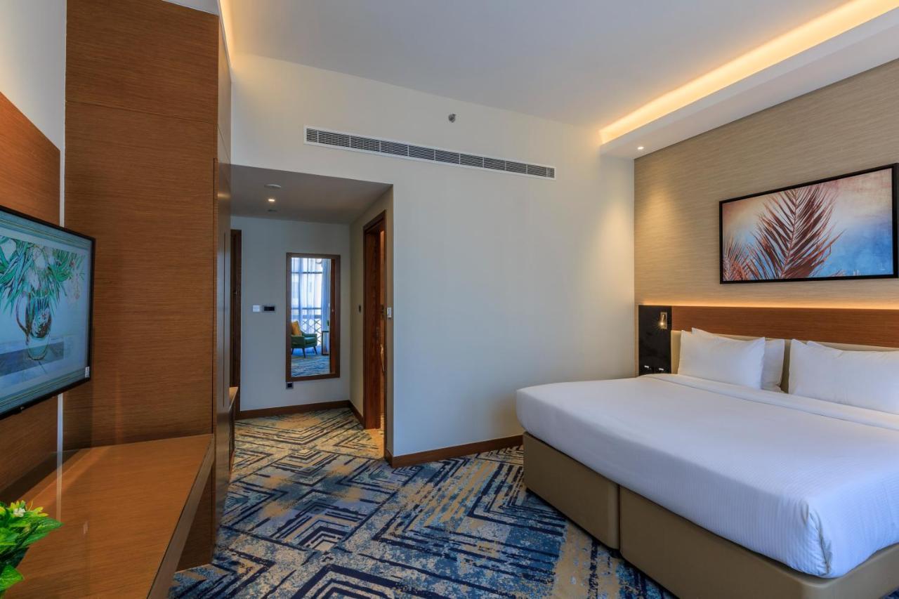 S19 Hotel-Al Jaddaf Metro Station Дубай Екстер'єр фото
