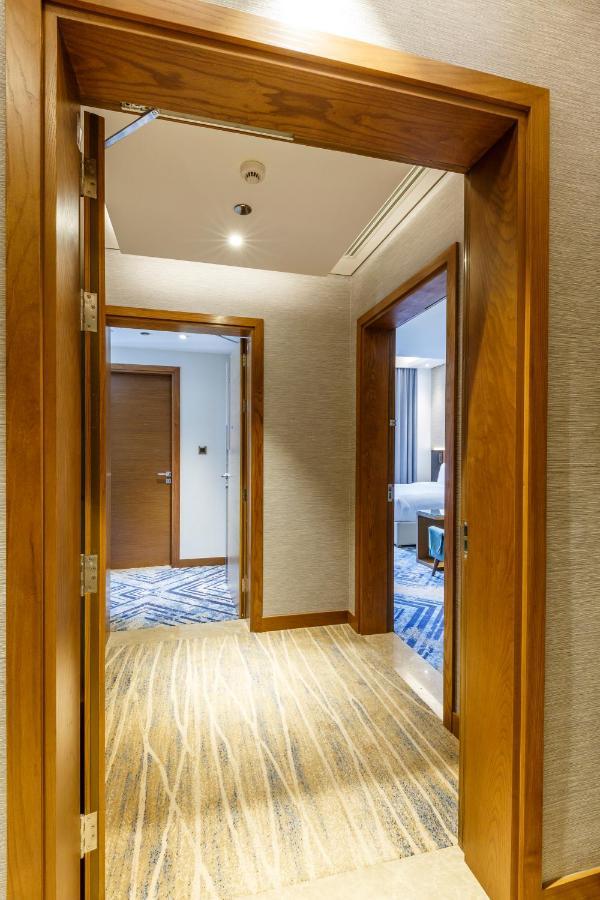 S19 Hotel-Al Jaddaf Metro Station Дубай Екстер'єр фото